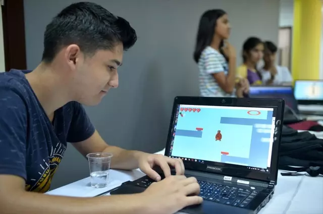 Öğrenciler tasarladıkları bilgisayar oyunlarıyla yarıştı