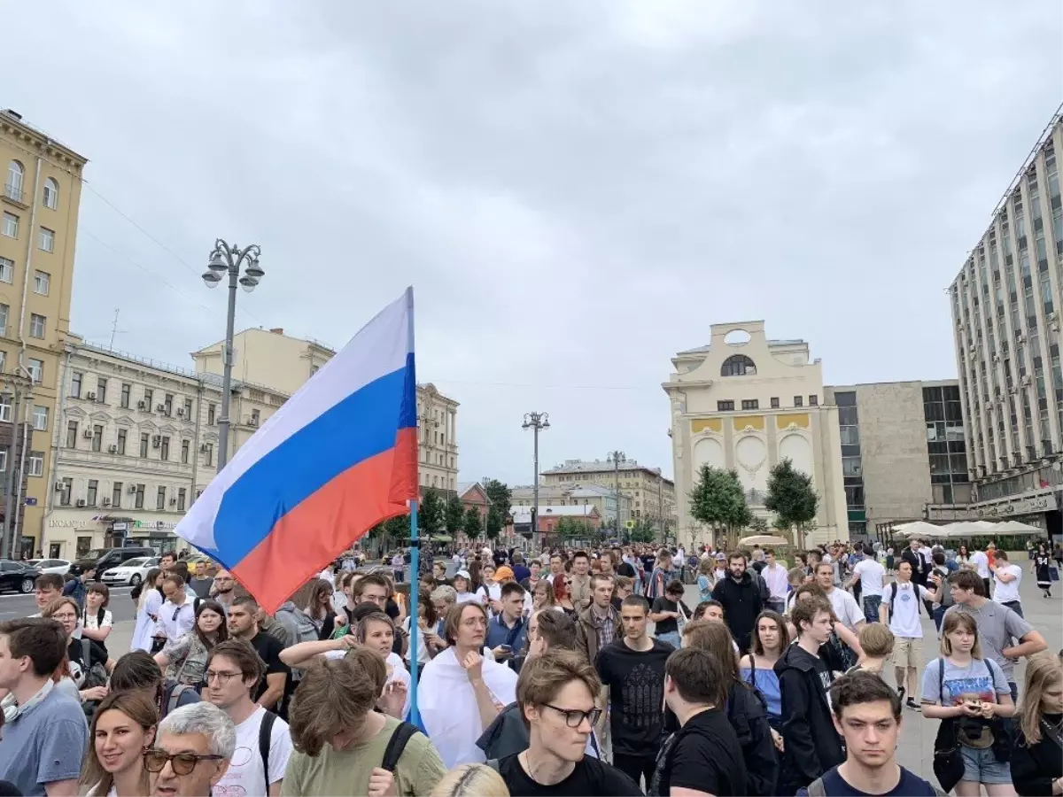 Rus gazeteciye destek mitinginde 150'ye yakın gözaltı