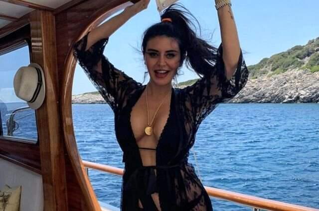 Şarkıcı Ebru Polat'tan şaşırtan açıklama: Sevgilimin evli ve çocuklu olduğunu öğrendim