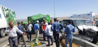 Siirt'te traktör ile minibüs çarpıştı: 6 yaralı