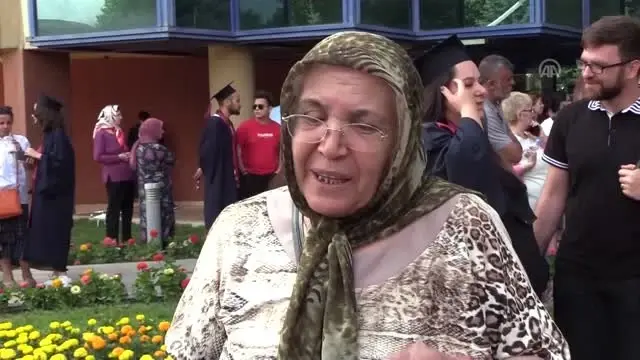 Anadolu Üniversitesinde mezuniyet sevinci