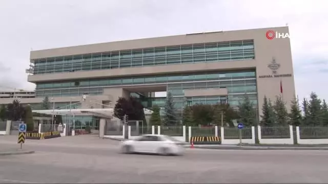 Anayasa Mahkemesi önünde arbede Anayasa Mahkemesi önünde arbede