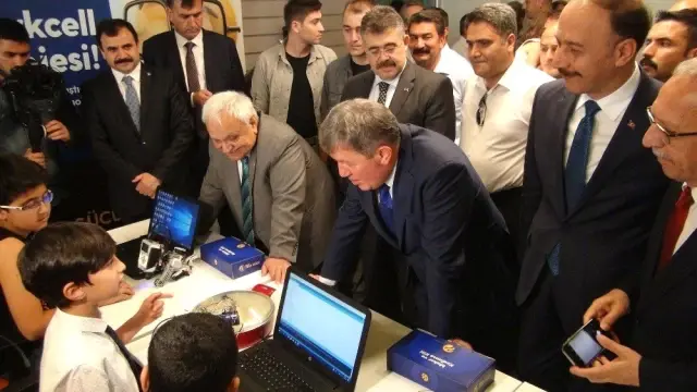 Bakan Yardımcısı Er: Bakan Yardımcısı Er: