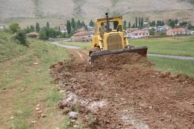 Develi Belediyesi'nin kırsal mahallelerdeki çalışmaları sürüyor