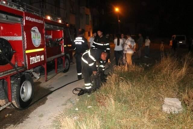 Gece yarısı korku dolu anlar! Yangından balkona sığınan anne ve çocuklar canlarını zor kurtardı