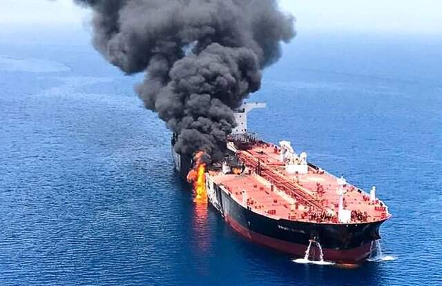 Umman Körefezi'nde petrol yüklü iki tankerin patlama anına ait görüntüler ortaya çıktı