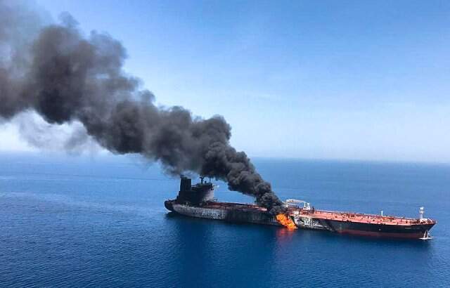 Umman Körefezi'nde petrol yüklü iki tankerin patlama anına ait görüntüler ortaya çıktı