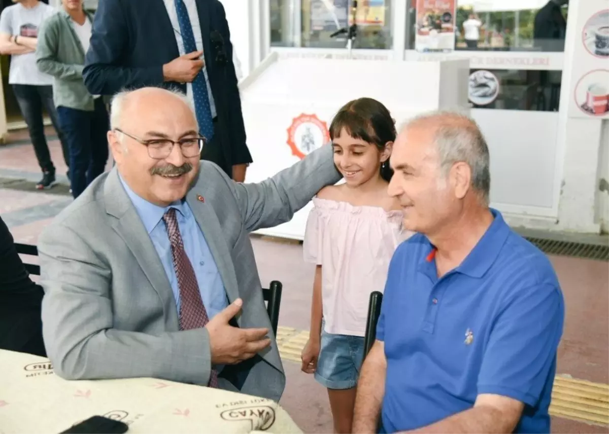 Vali Köşger, Alevi Kültür Dernekleri Kuşadası Şubesi'ni ziyaret etti