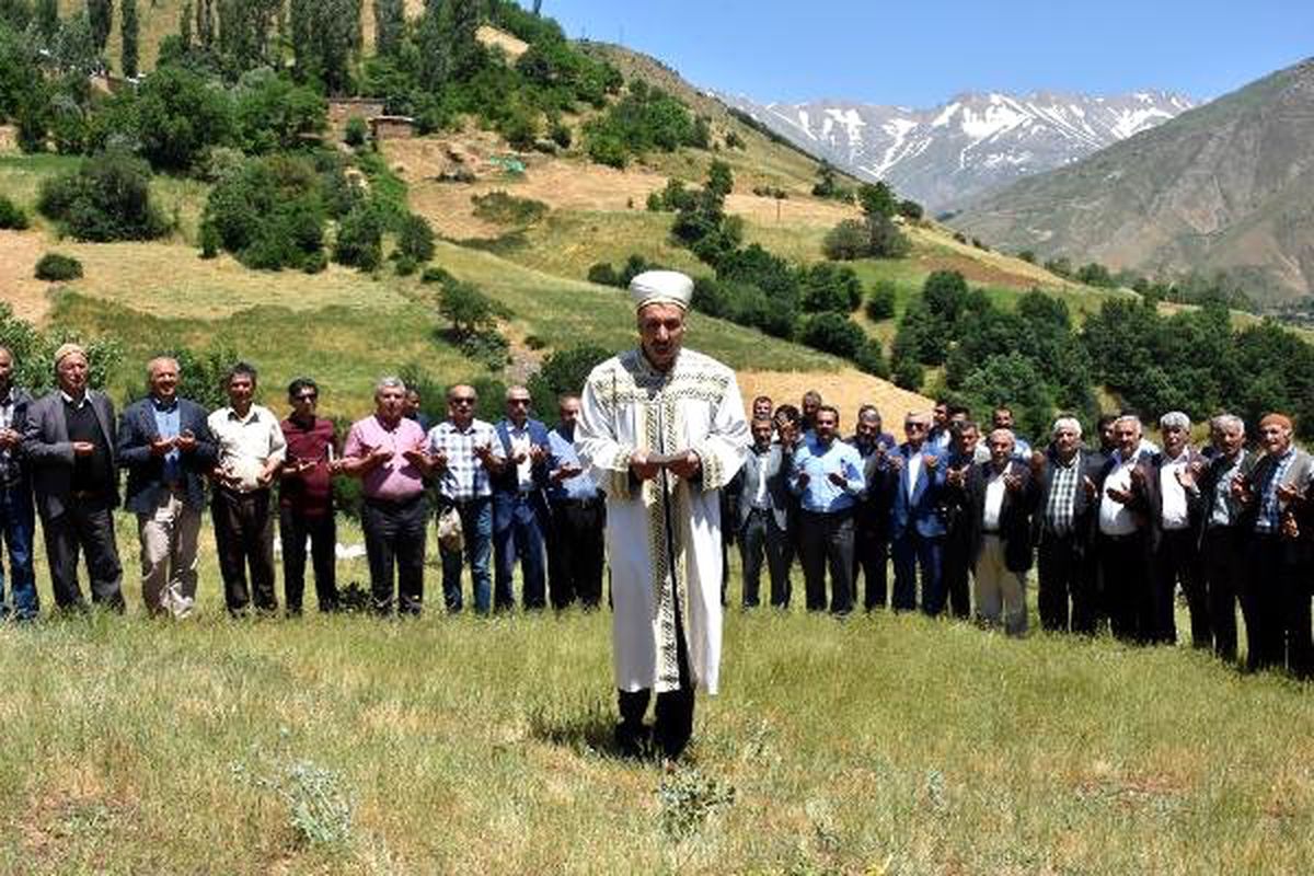 Arıcılar bereketli bir yıl olsun diye 'bal' duasına çıktı