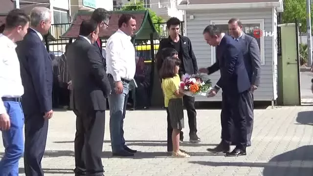 55 Bin Türk ve Suriyeli çocuk karne aldı 55 Bin Türk ve Suriyeli çocuk karne aldı