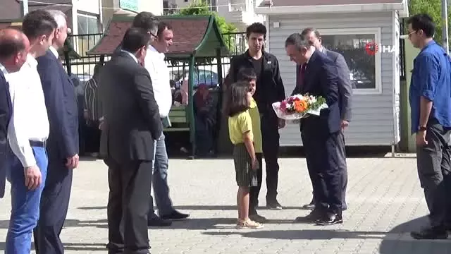 55 Bin Türk ve Suriyeli çocuk karne aldı 55 Bin Türk ve Suriyeli çocuk karne aldı