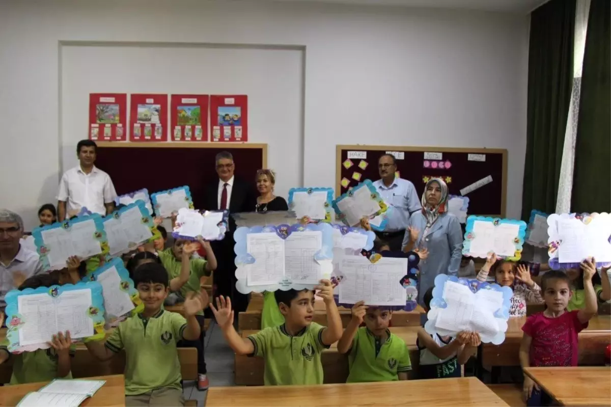 Adıyaman'da 153 bin 352 öğrenci karne sevinci yaşadı