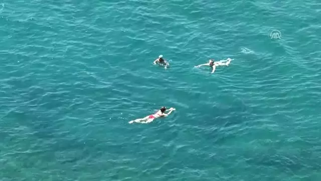 Antalya'da 'mavi bayraklı' plaj sayısı 203'e yükseldi Antalya'da 'mavi bayraklı' plaj sayısı 203'e yükseldi