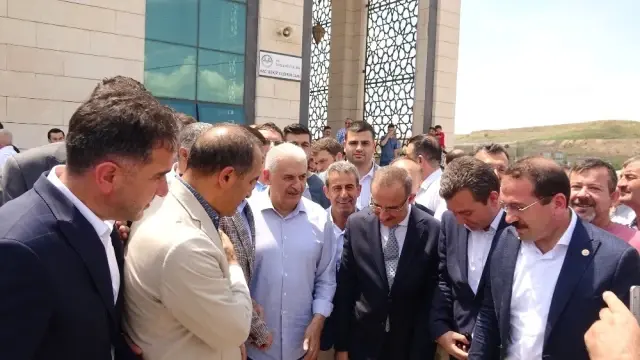 Binali Yıldırım'dan gençlere mesaj: Kankalarımla bir olacağız, İstanbul'u bir numara yapacağız