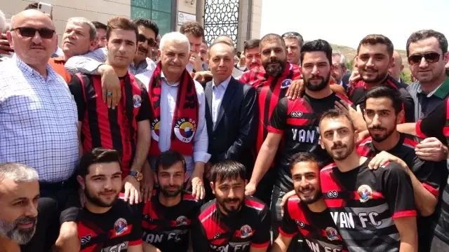 Binali Yıldırım'dan gençlere mesaj: Kankalarımla bir olacağız, İstanbul'u bir numara yapacağız