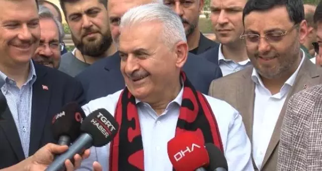Binali Yıldırım'dan 'spor kıyafet' sorusuna yanıt: Üşendim Binali Yıldırım'dan 'spor kıyafet' sorusuna yanıt: Üşendim