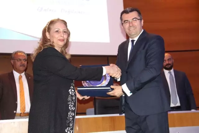 Bir Vali'de Mobbing'e maruz kalabilir Bir Vali'de Mobbing'e maruz kalabilir