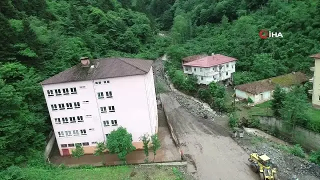 Bu okulda öğrenciler karne alamadı Bu okulda öğrenciler karne alamadı