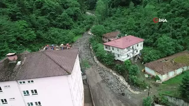 Bu okulda öğrenciler karne alamadı Bu okulda öğrenciler karne alamadı
