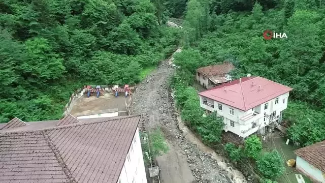 Bu okulda öğrenciler karne alamadı Bu okulda öğrenciler karne alamadı