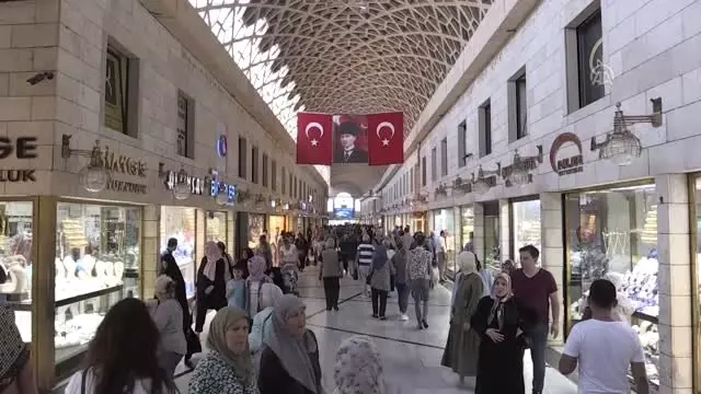 Çarşı pazarda 'babalara hediye' telaşı - BURSA/