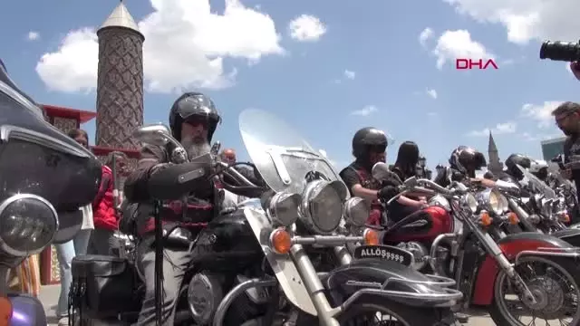 ERZURUM Osmanlı'nın atlarla gitikleri yerleri, motorlarıyla geziyorlar