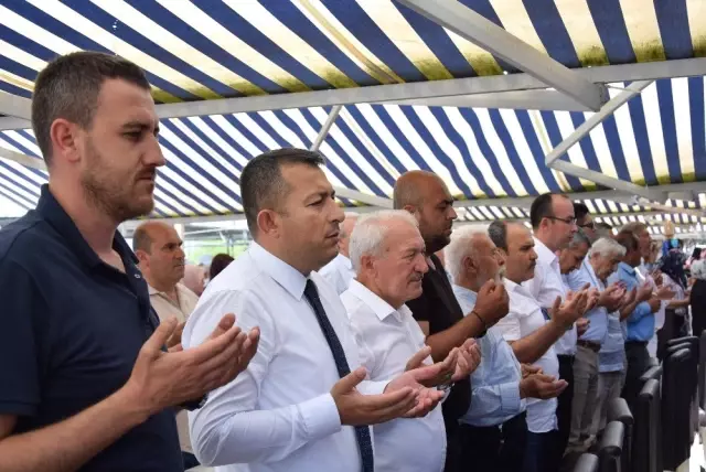 Geleneksel Lapseki hayrı yapıldı Geleneksel Lapseki hayrı yapıldı