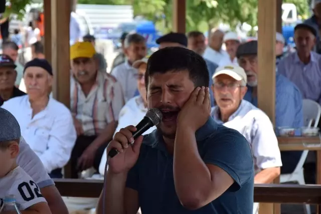 Geleneksel Lapseki hayrı yapıldı Geleneksel Lapseki hayrı yapıldı
