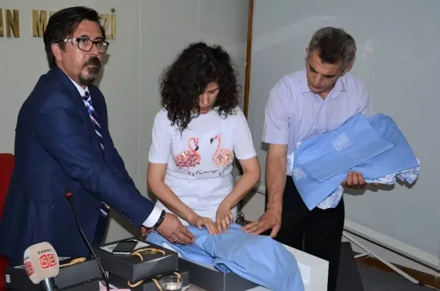 Görme engelliler için karekod ve Braille alfabeli tekstil ürünü ürettiler Görme engelliler için karekod ve Braille alfabeli tekstil ürünü ürettiler