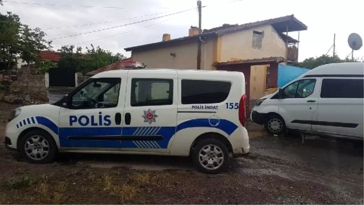 İlkokul öğretmeni, evinde intihar etti