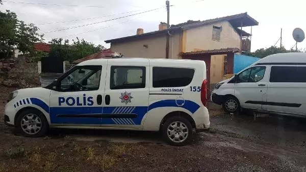 İlkokul öğretmeni, evinde intihar etti İlkokul öğretmeni, evinde intihar etti