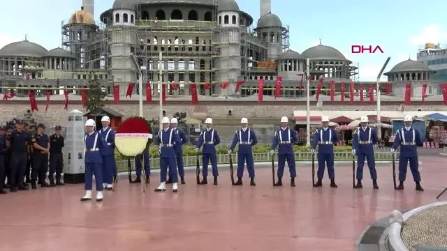 İSTANBUL- TAKSİM'DE JANDARMA'NIN 180'İNCİ YIL KUTLAMASI İSTANBUL- TAKSİM'DE JANDARMA'NIN 180'İNCİ YIL KUTLAMASI