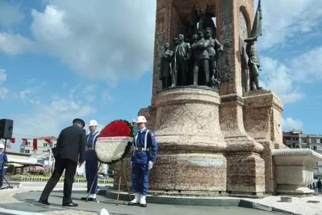 Jandarma Genel Komutanlığının 180'inci kuruluş yıldönümü Taksim'de kutlandı Jandarma Genel Komutanlığının 180'inci kuruluş yıldönümü Taksim'de kutlandı