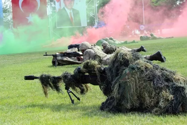 Jandarmadan tatbikatlı coşkulu kutlama