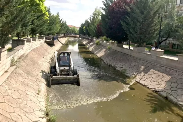 Kanallar temizleniyor Kanallar temizleniyor