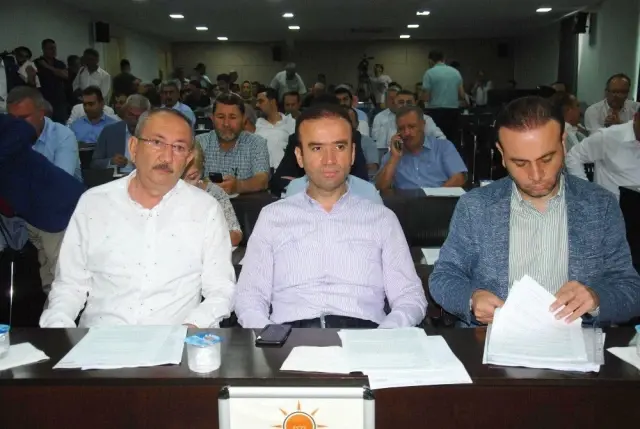 Karalar: 'Suyu tek aşamada yüzde 30 indirmeyeceğiz' Karalar: 'Suyu tek aşamada yüzde 30 indirmeyeceğiz'