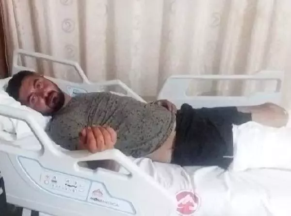 Muhtar, evinin bahçesinde tartıştığı kişiyi bacağından vurdu