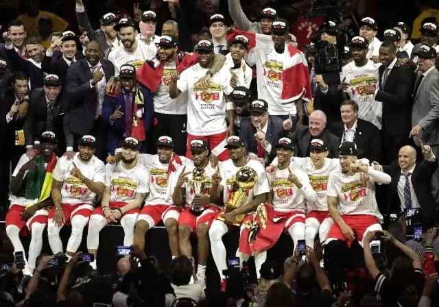 NBA'de şampiyon Toronto Raptors NBA'de şampiyon Toronto Raptors