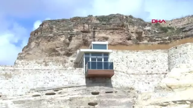 NEVŞEHİR Kapadokya'da doğal kayalığa yapılan asansör, değiştirilecek NEVŞEHİR Kapadokya'da doğal kayalığa yapılan asansör, değiştirilecek