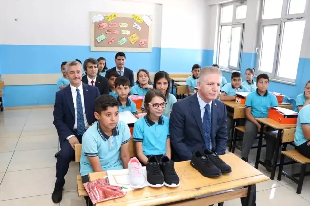 Okullarda karne heyecanı Okullarda karne heyecanı
