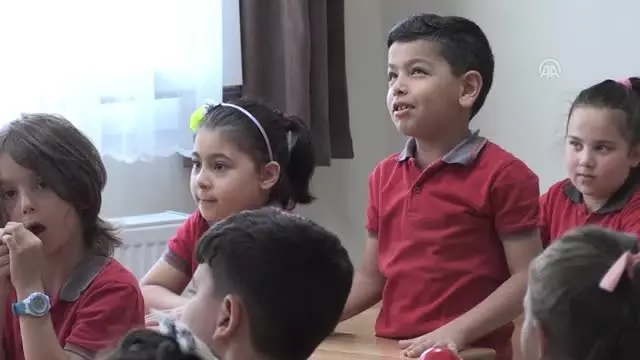 Okullarda karne heyecanı Okullarda karne heyecanı