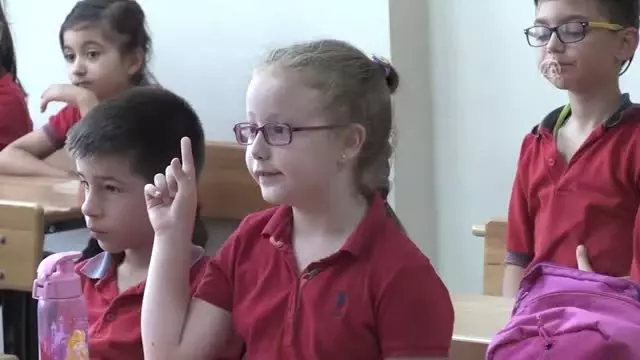 Okullarda karne heyecanı Okullarda karne heyecanı