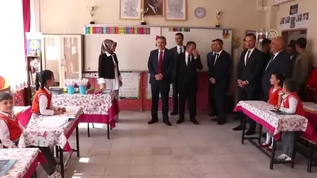 Okullarda karne heyecanı - AĞRI/HAKKARİ/ Okullarda karne heyecanı - AĞRI/HAKKARİ/