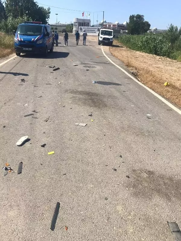 Otomobille motosiklet çarpıştı: 2 yaralı Otomobille motosiklet çarpıştı: 2 yaralı