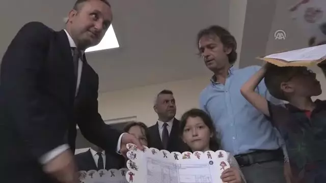 Samsun'un ikiz ve üçüzlerinin karne sevinci Samsun'un ikiz ve üçüzlerinin karne sevinci