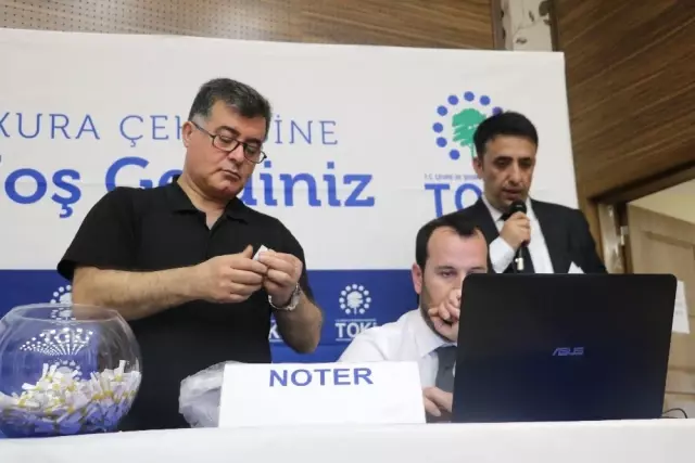 Şanlıurfa'da vatandaşların ev sahibi olma sevinci Şanlıurfa'da vatandaşların ev sahibi olma sevinci