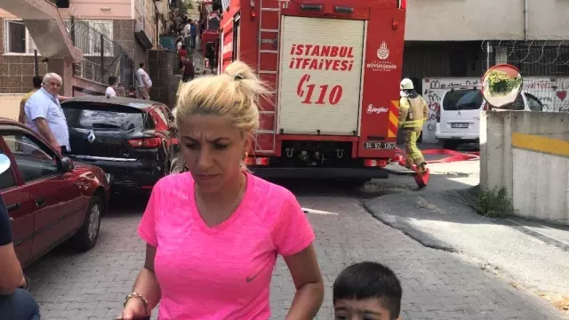 Şişli'de evi yanan engelli kadını ve çocuklarını vatandaşlar kurtardı Şişli'de evi yanan engelli kadını ve çocuklarını vatandaşlar kurtardı