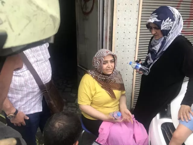 Şişli'de evi yanan engelli kadını ve çocuklarını vatandaşlar kurtardı Şişli'de evi yanan engelli kadını ve çocuklarını vatandaşlar kurtardı