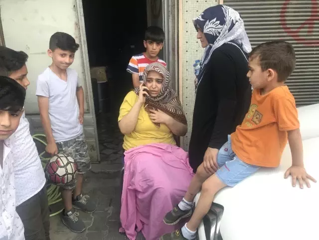 Şişli'de evi yanan engelli kadını ve çocuklarını vatandaşlar kurtardı Şişli'de evi yanan engelli kadını ve çocuklarını vatandaşlar kurtardı