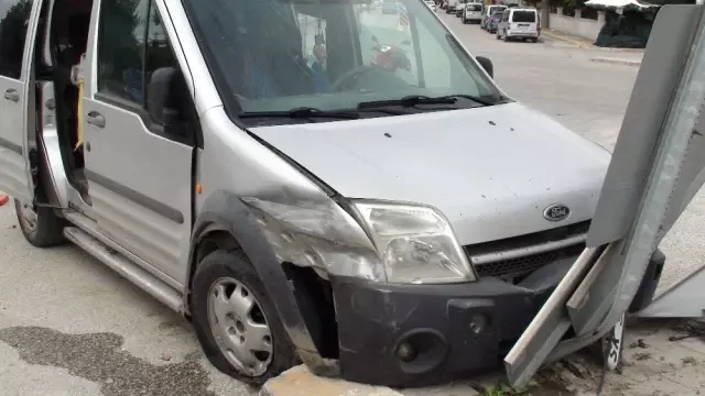 Şuhut'ta trafik kazası: 2 yaralı Şuhut'ta trafik kazası: 2 yaralı